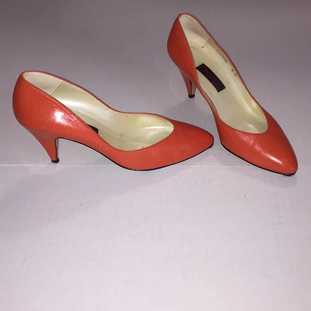 Vintage 80s pumps. 1 PAIR MAGENTA only available(like Louboutin-style black pr)​